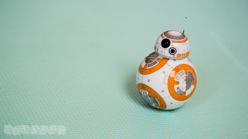 Illustration for article titled Sphero BB-8 Review: This Is the Coolest Star Wars Toy Ever